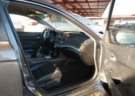 2011 Honda Accord 2.4 Se z USA, uszkodzony, nr VIN 1HGCP2F64BA138817